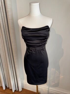 Classic Strapless Black Ruched Midi Dress